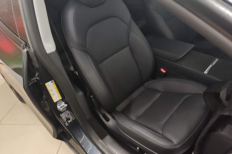 Used Tesla Model 3 2023 Rear-Wheel-Drive Version
