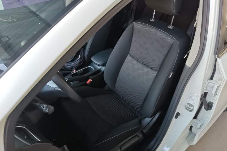 Used Nissan Tiida 2016 1.6L CVT Cool Dynamic Edition