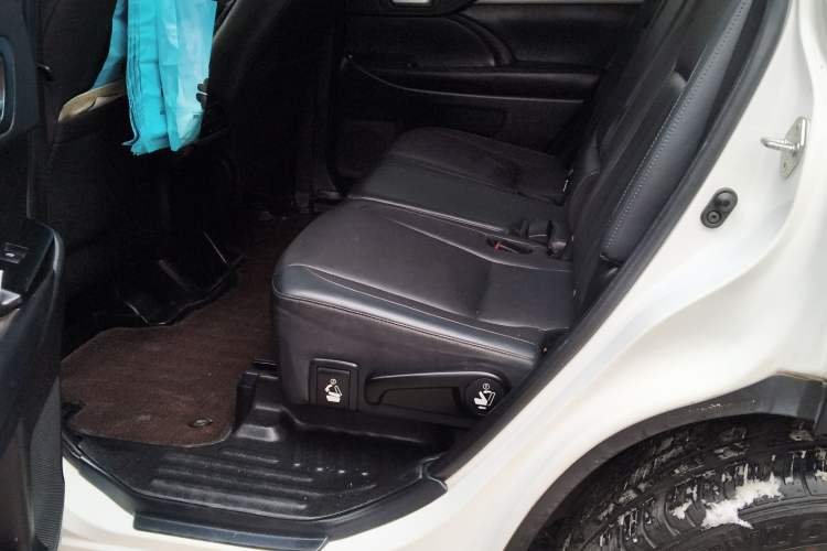 Used Toyota Highlander 2018 2.0T Four-Wheel Drive Prestige Version 7 Seats China VI Standard
