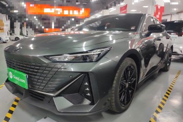 Used Changan UNI-V 2022 1.5T Prestige Version