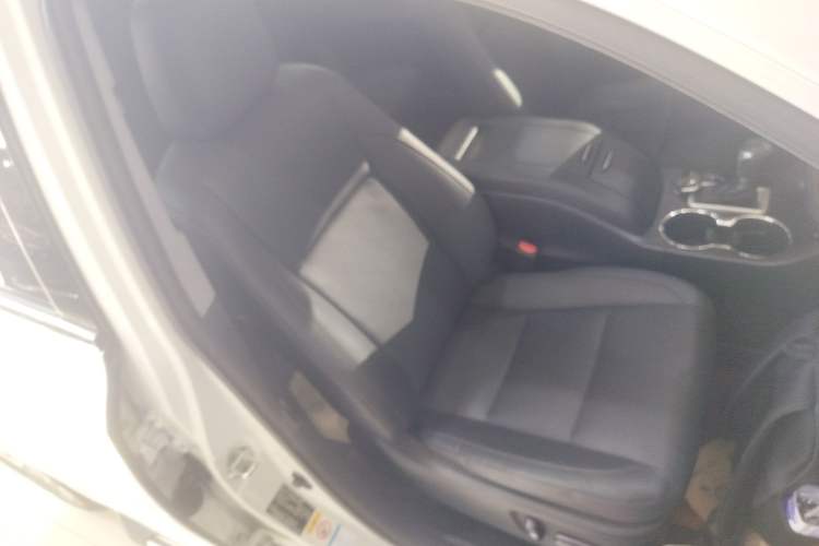 Used Toyota Highlander 2018 2.0T Four-Wheel Drive Luxury Edition 7 Seats China V Emission Standard
