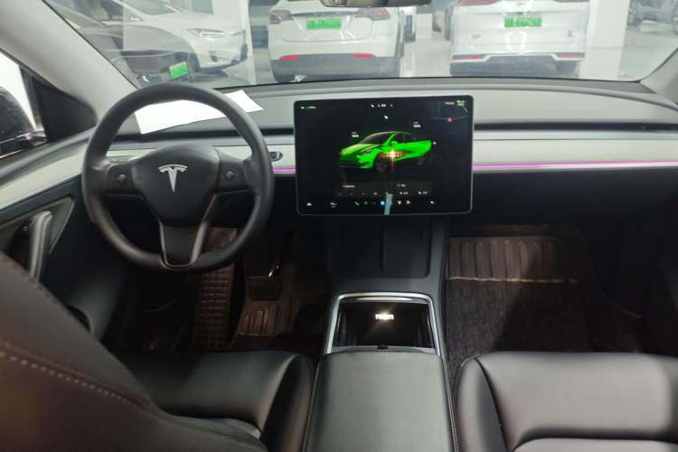 Used Tesla Model Y 2023 Long-Range All-Wheel-Drive Version

