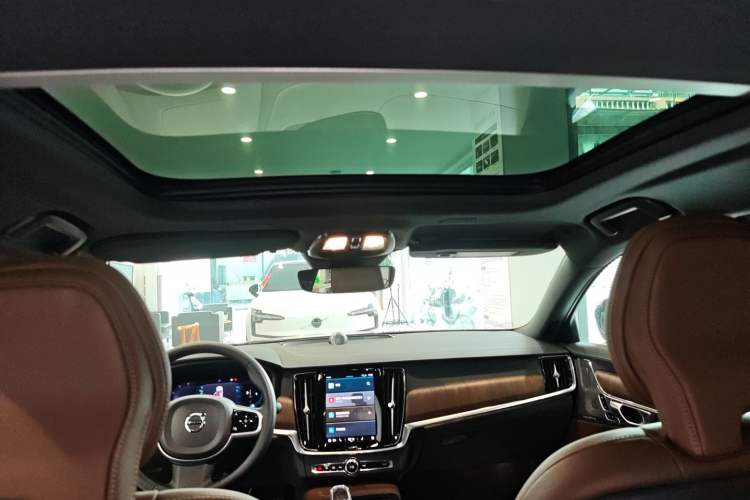 Used Volvo S90 2024 B5 Luxury Smart Edition
