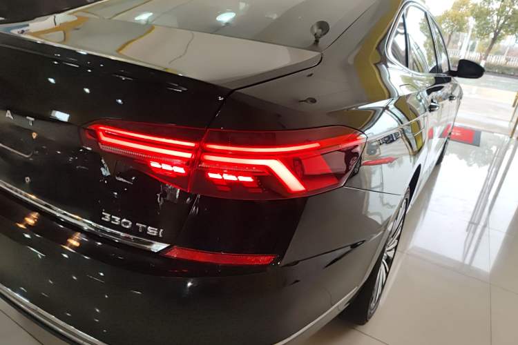 Used Volkswagen Passat 2019 330TSI Luxury Edition China VI Standard
