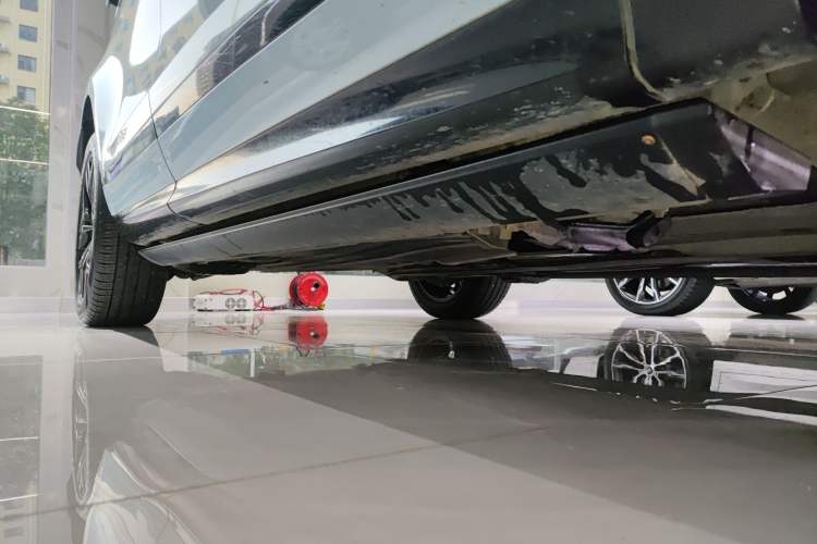 Used Land Rover Range Rover Evoque 2021 Range Rover Velar 249 PS R-Dynamic HSE Luxury Edition