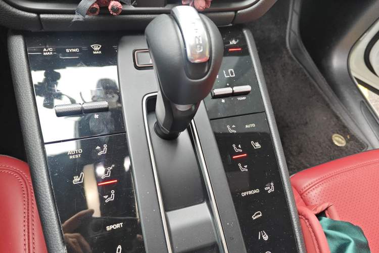 Used Porsche Macan 2024 Macan 2.0T
