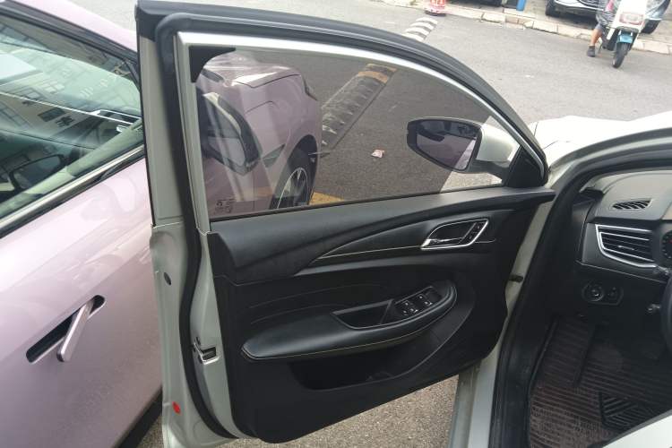 Used Roewe Ei5 2018 Internet Luxury Edition
