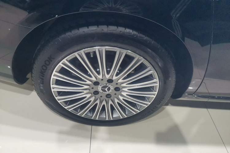 Used Mercedes-Benz E-Class 2022 Second Facelift E 300 L Fashion Edition