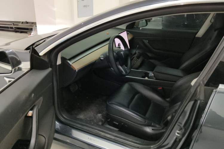 Used Tesla Model 3 2019 Long-Range Rear-Wheel-Drive Version
