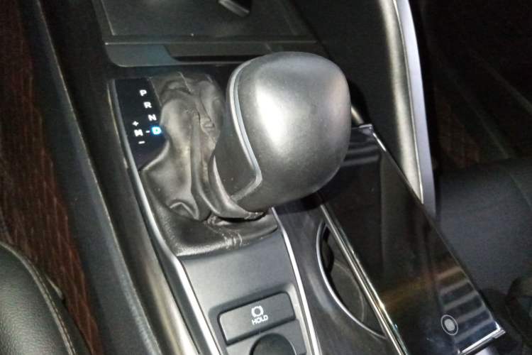 Used Toyota Camry 2021 2.0G Luxury Edition
