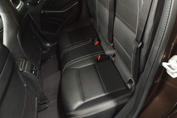 Used Mercedes-Benz GLA 2015 GLA 220 4MATIC Fashion Model
