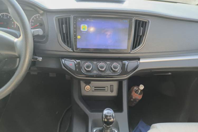 Used FORTHING Lingzhi 2024 M5L 1.5T Manual Base Model 7 Seats
