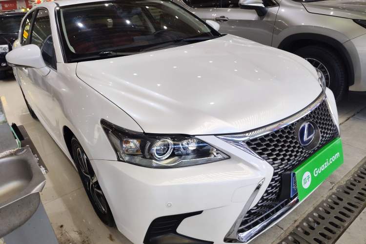Used Lexus CT 2017 CT200h Comfort Edition Monochrome China VI
