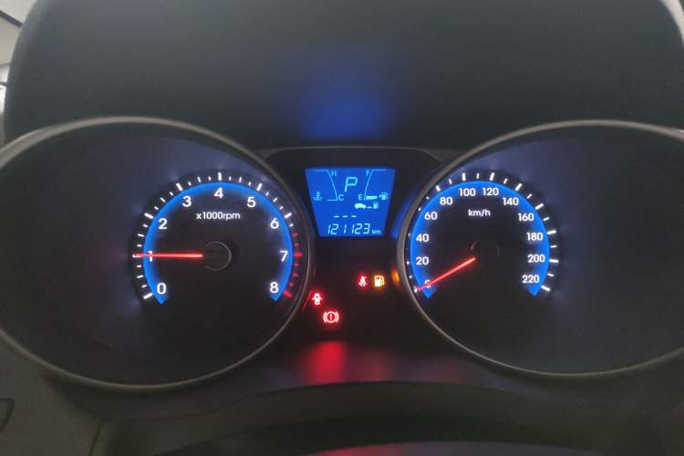 Used Hyundai ix35 2015 2.0L Automatic 2WD Smart Type China IV
