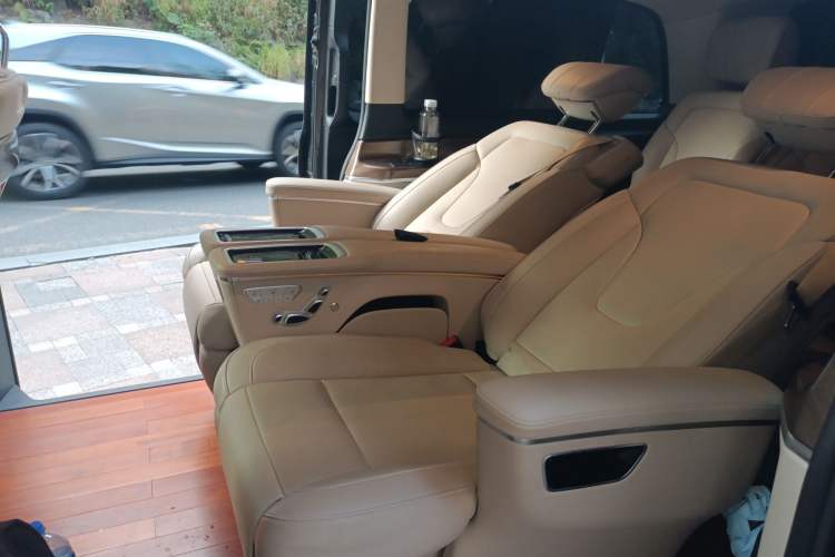 Used Mercedes-Benz V-Class 2020 V 260 L Long-wheelbase Luxury Edition