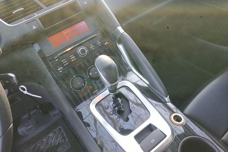 Used Peugeot 3008 2015 1.6THP Automatic Classic Edition