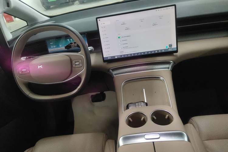 Used XPeng X9 2025 740 Ultra-Long Range Max
