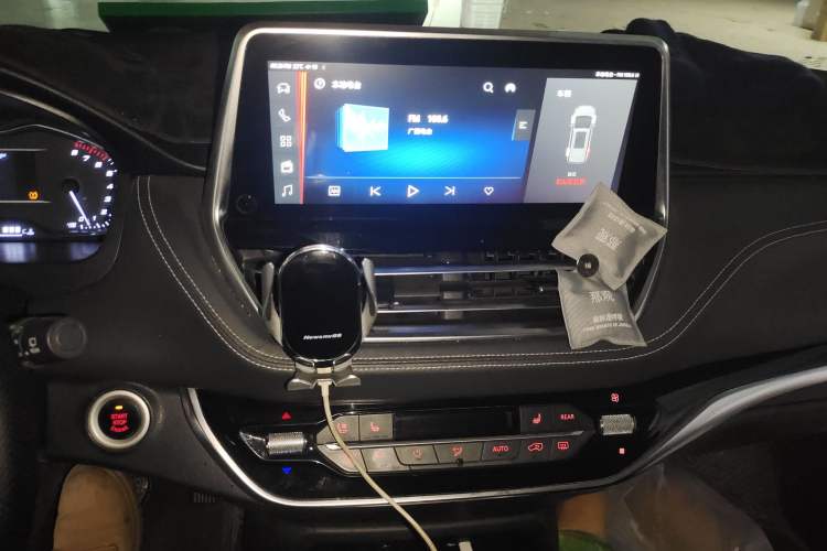 Used SAIC MAXUS G20 2021 PLUS 2.0T Gasoline Automatic Luxury Edition
