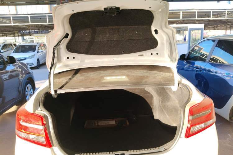 Used Toyota YARiS L 2019 1.5E CVT Dynamic Edition China VI compliant
