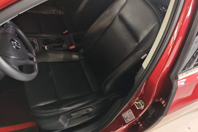 Used Volkswagen Golf 2016 1.6L Automatic Fashion Model
