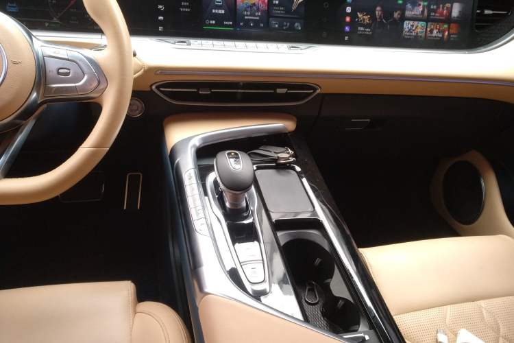 Used VOYAH FREE 2021 Four-Wheel Drive Standard Range-Extended Exclusive Luxury Package
