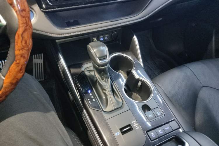 Used Toyota Crown Land Cruiser 2021 2.5L HEV Four-Wheel Drive Flagship Edition
