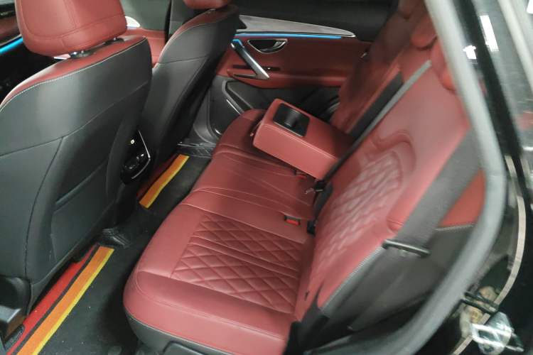 Used JETOUR X70 PLUS 2023 1.5T DCT Brave PLUS 5-Seater
