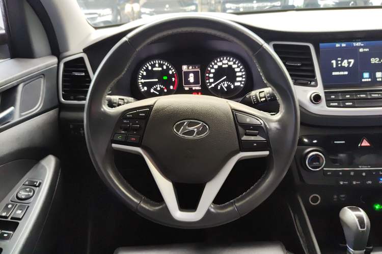 Used Hyundai Tucson 2018 1.6T Dual-Clutch Two-Wheel Drive 15th Anniversary Special Edition