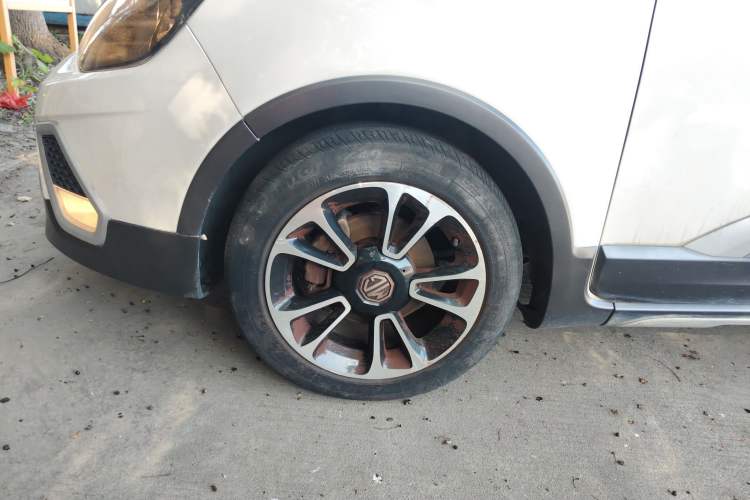 Used MG 3SW 2015 1.5L AMT Elite Version
