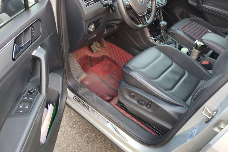 Used Volkswagen Tiguan L 2017 330TSI Automatic Two-Wheel Drive Luxury Edition
