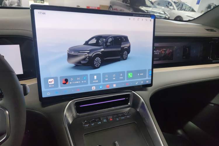 Used Denza N8L 2025 Prestige Version
