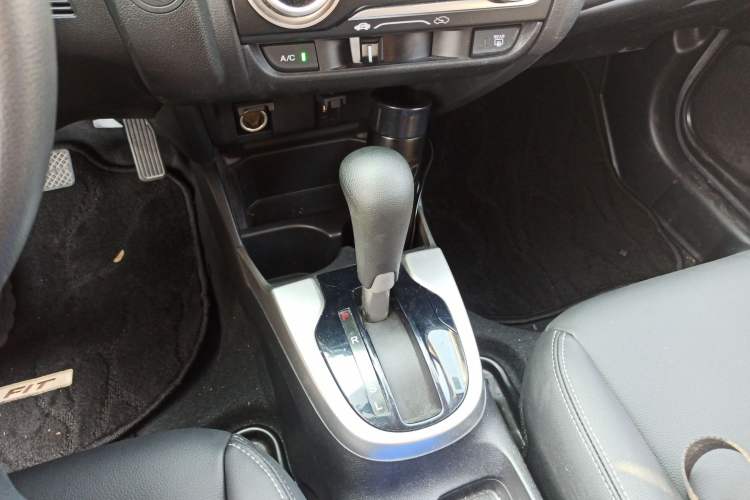 Used Honda Fit 2016 1.5L SES CVT Fashion Sunroof Edition
