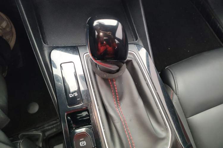 Used MG 5 2022 180 DVVT CVT Youth Luxury Edition
