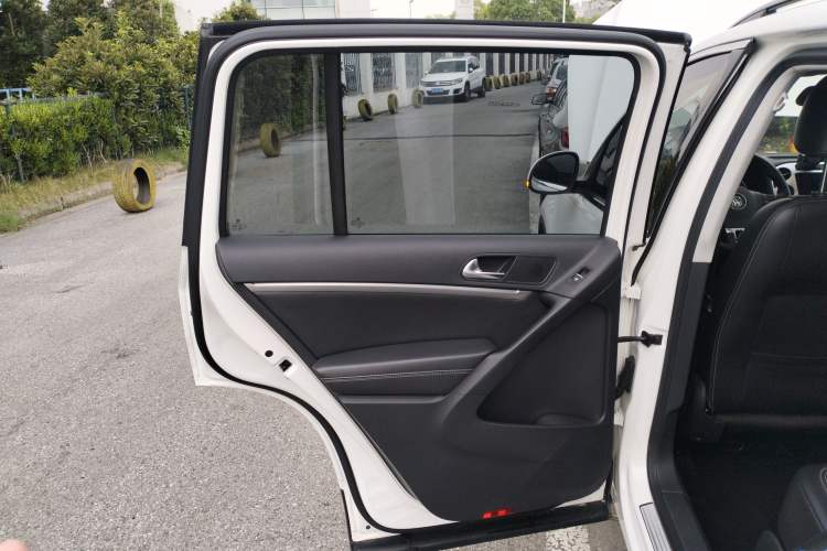 Used Volkswagen Tiguan 2017 300TSI Automatic Two-Wheel Drive Silk Road Comfort Edition
