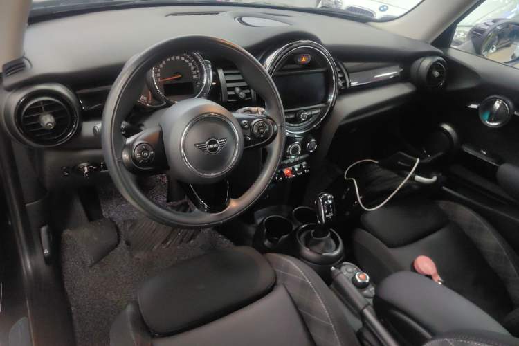 Used  MINI 2018 1.5T COOPER Classic Edition
