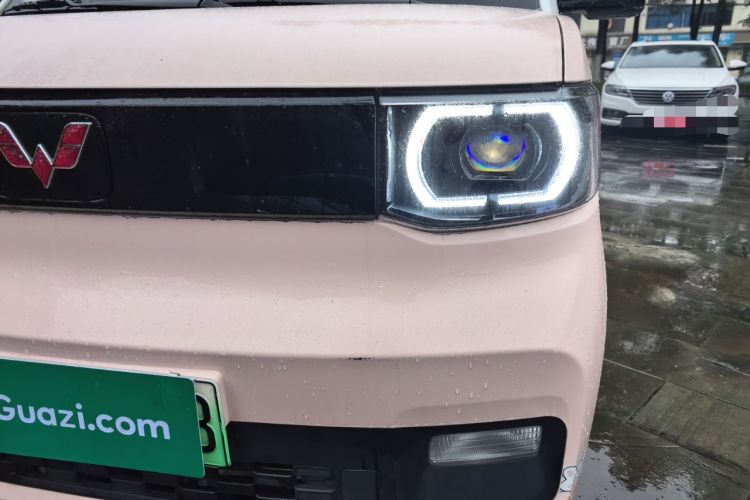 Used Wuling Hongguang MINIEV 2021 Macaron Sandwich Model 120 km Lithium Iron Phosphate