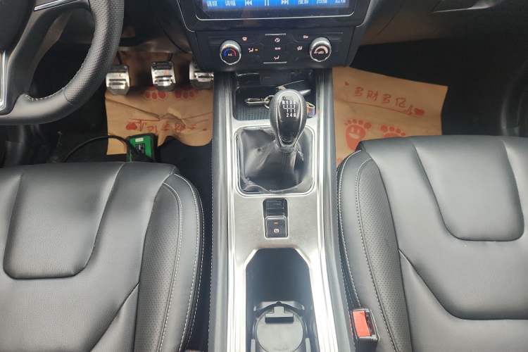 Used Dongfeng Fengon 580 2016 1.5T Manual Luxury Version
