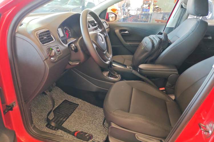 Used Volkswagen Polo 2014 1.4L Automatic Comfort Edition
