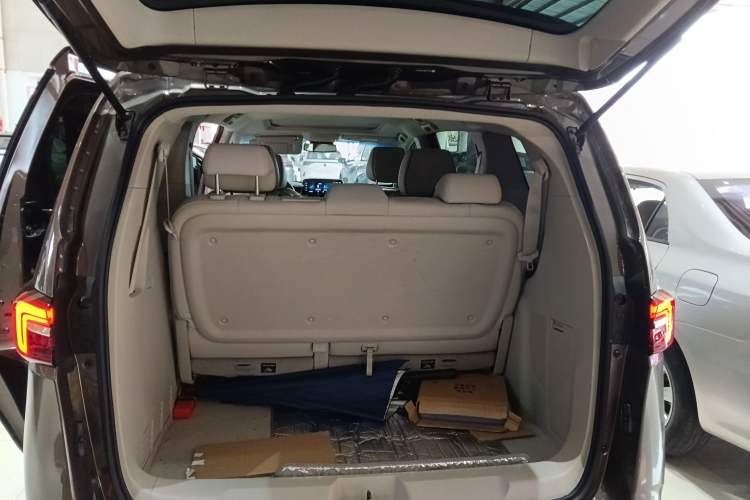 Used Buick GL8 2021 Land Cruiser Executive Class 652T Luxury Model