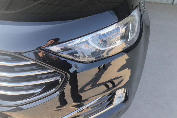 Used Ford Edge 2020 EcoBoost 245 Two-Wheel-Drive Platinum Edition 5 Seats
