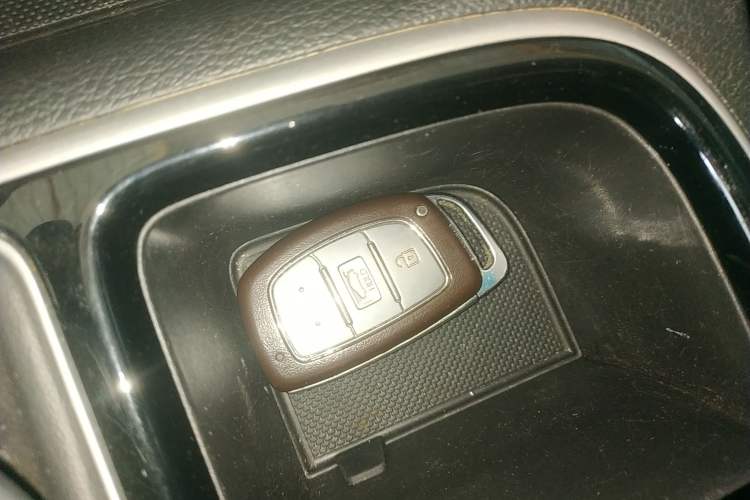 Used Hyundai Sonata Plug-in Hybrid 2018 2.0 PHS Smart Connect Version China VI Standard