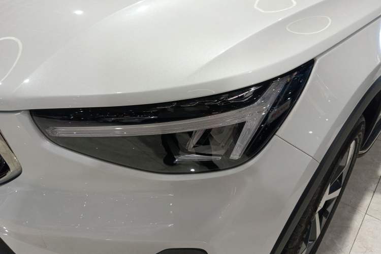 Used Volvo XC40 2023 B4 4x4 Smart Luxury Edition
