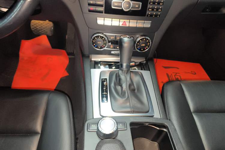 Used Mercedes-Benz C-Class 2011 C 200 Fashion Travel Edition