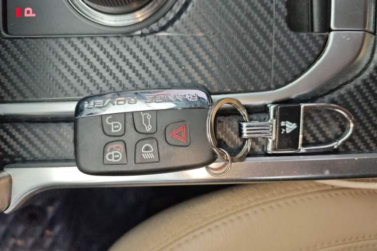 Used Land Rover Discovery Sport 2018 240 PS HSE Version
