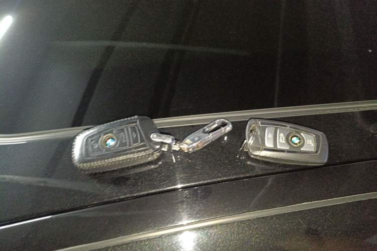 Used BMW 5 Series 2014 525Li Luxury Design Package
