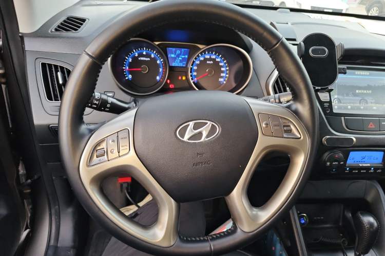 Used Hyundai ix35 2013 2.0L Automatic Two-Wheel Drive Smart GLS China IV Standard