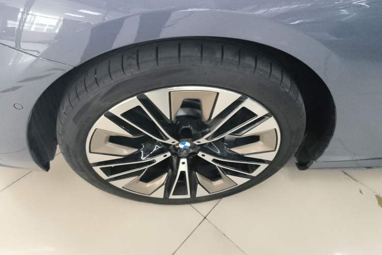 Used BMW 5 Series 2024 530Li Luxury Edition M Sport Package
