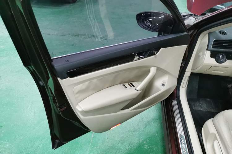 Used Volkswagen Passat 2014 1.8TSI DSG Prestige Edition
