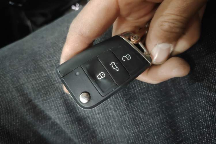 Used Volkswagen Tiguan L 2019 Revised 330TSI Automatic Two-Wheel Drive Smart & Luxury Edition China VI Standard
