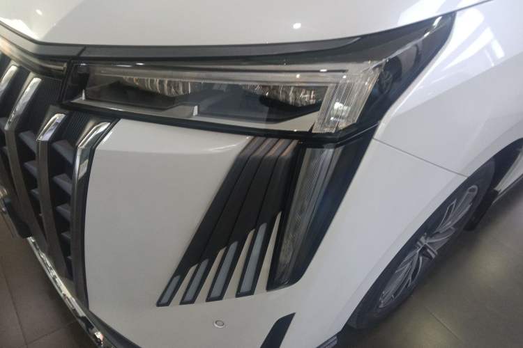 Used GAC Trumpchi M8 2024 Master Series Super Hybrid Edition
